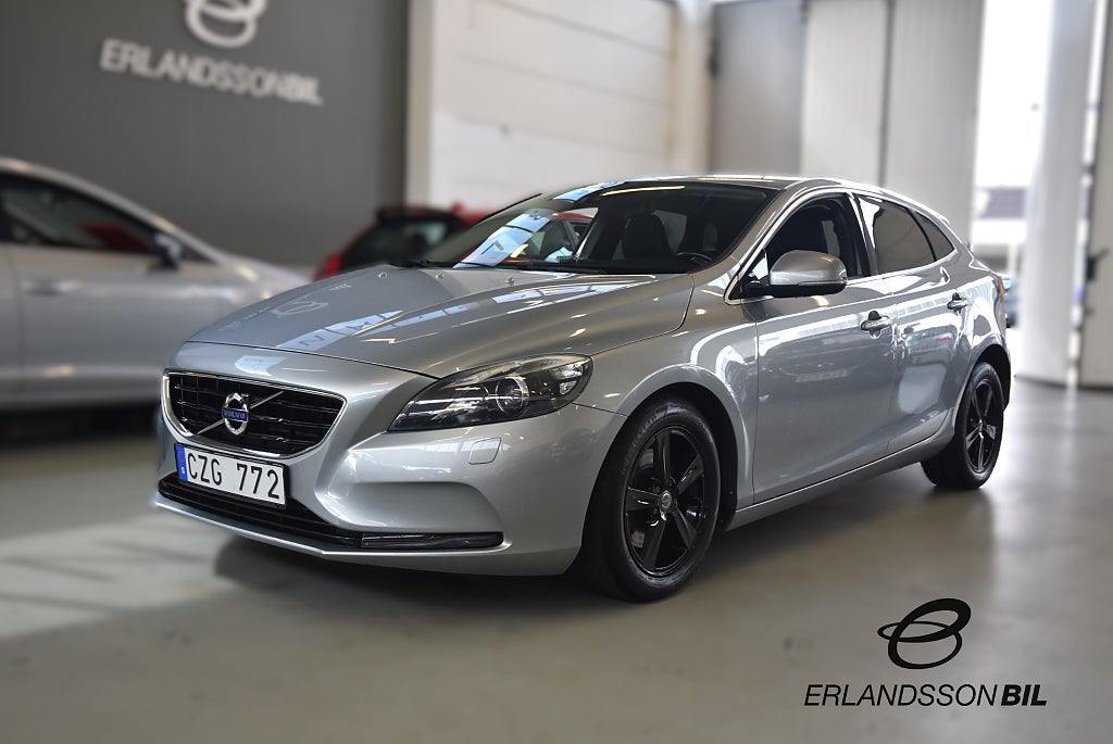 Volvo V40 D2 Powershift Momentum KAMREM BYTT NYSERVAD P-SENSORER