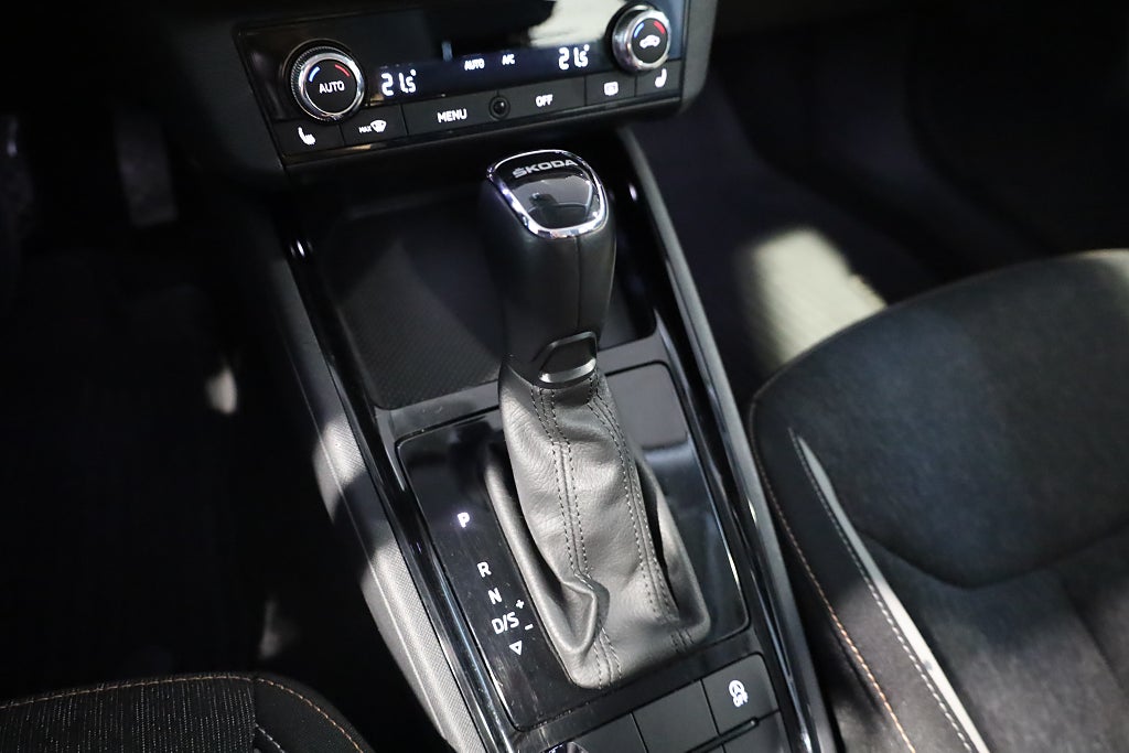 Skoda Kamiq 1.0 TSI Style AUT Drag Kamera CarPlay 2020