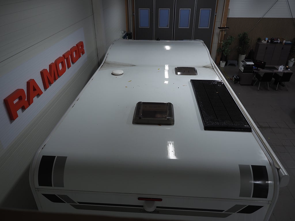 Weinsberg CaraSuite 700MEG 165hk I AUT I 3500kg I MOMS I Solcell I Backkam