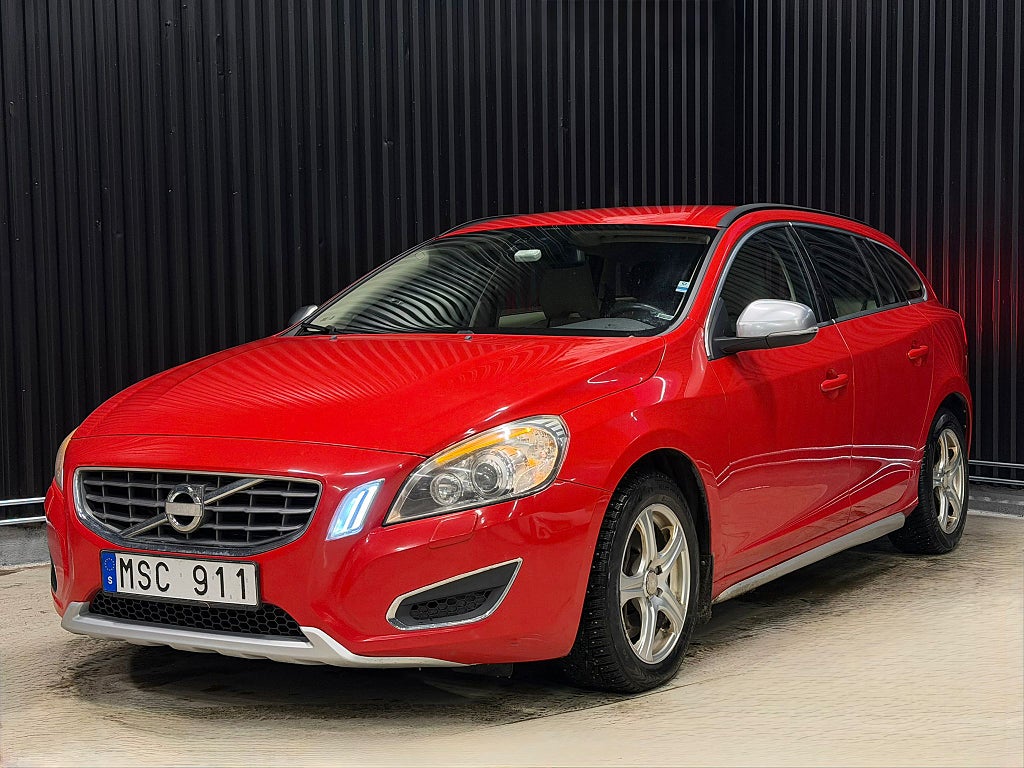 Volvo V60 D5 AWD MOMENTUM AWD SKINN / VOC / SoV / 215Hk