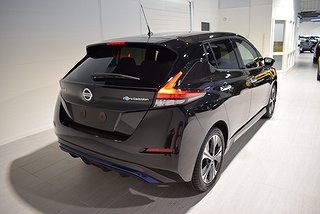 Halvkombi Nissan Leaf 5 av 16