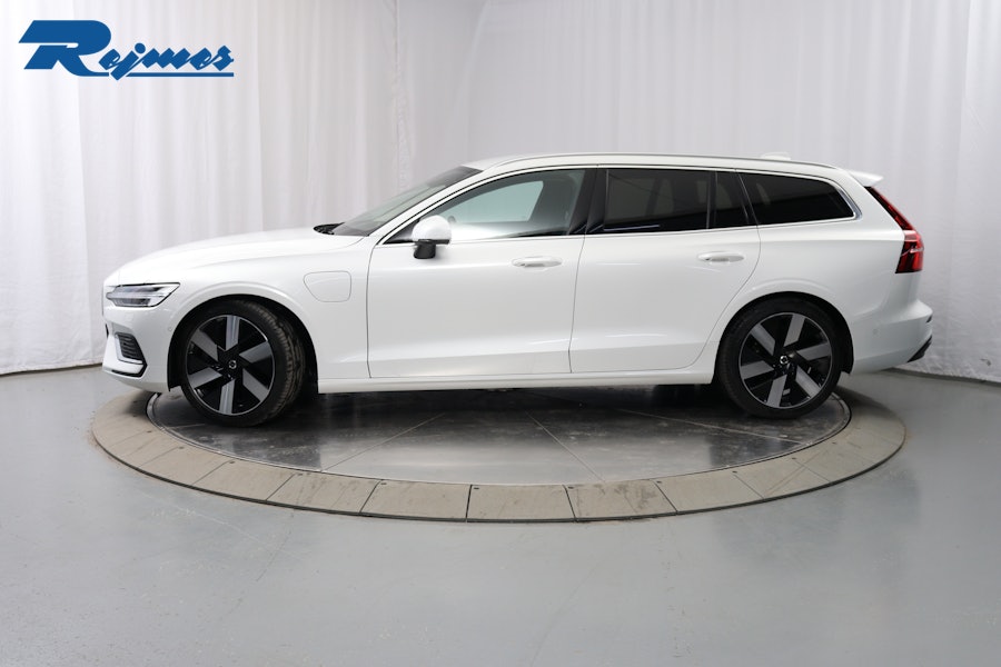 Volvo V60 Recharge T6 II Core Edition 2024, kuva 2/60