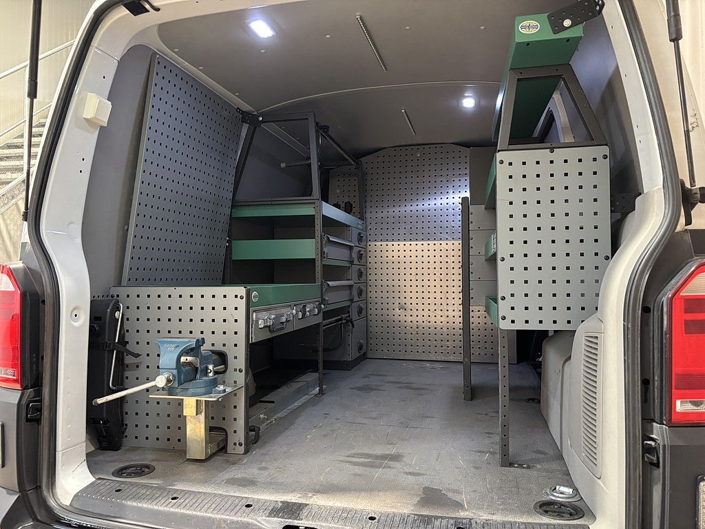 Volkswagen Transporter T32 2.0 TDI BMT Backkam Drag Värmare Endast 1900mil