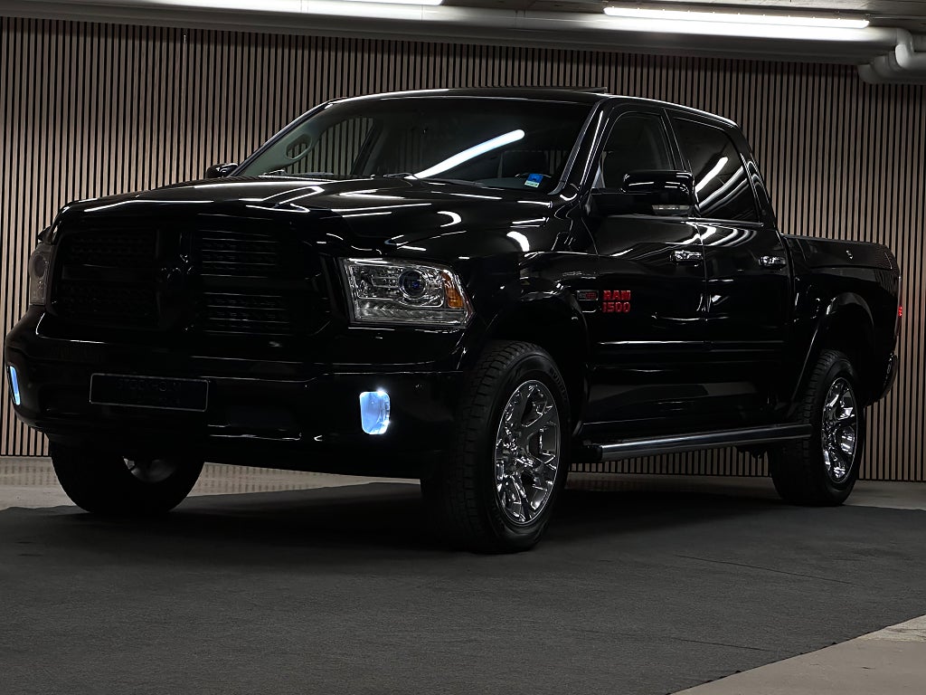 Dodge RAM 1500 3,0 V6 4X4/LIMITED NIGHT EDT BLACK/CREW CAB/RAMBOX