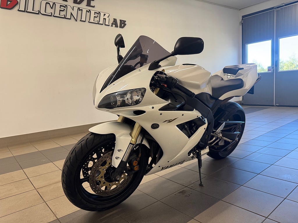 Yamaha R1 2005 - miniatyr 3