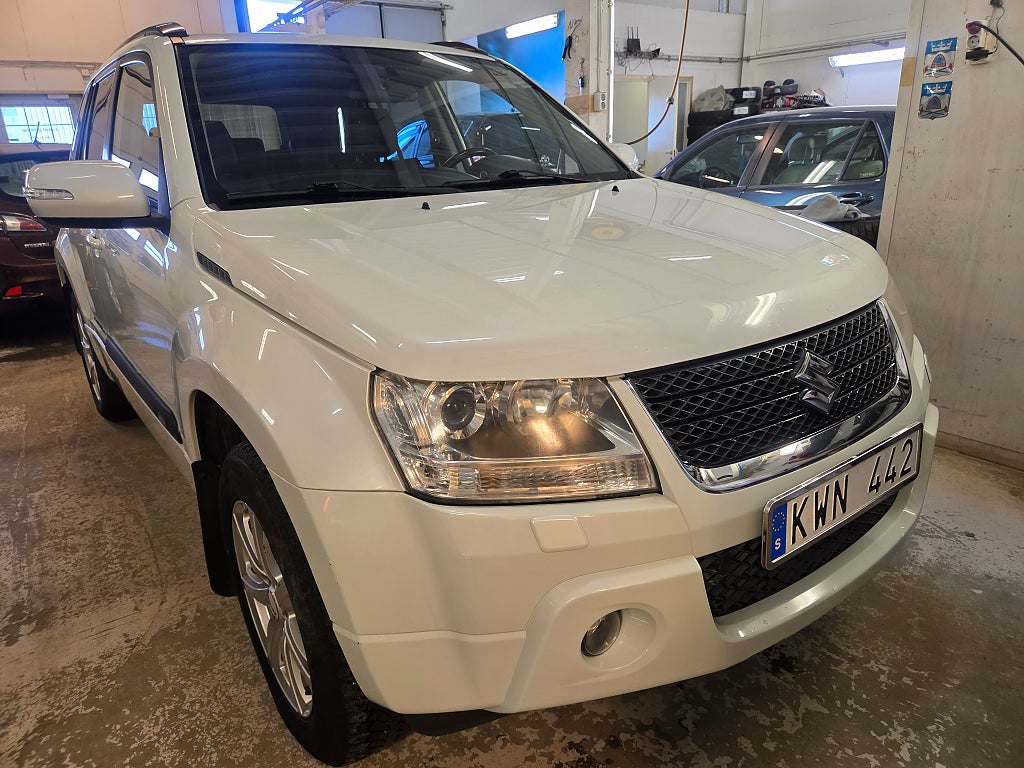 Suzuki Grand Vitara 5-dörrar 2.4 Automat 14000 Mil 4WD Euro 5