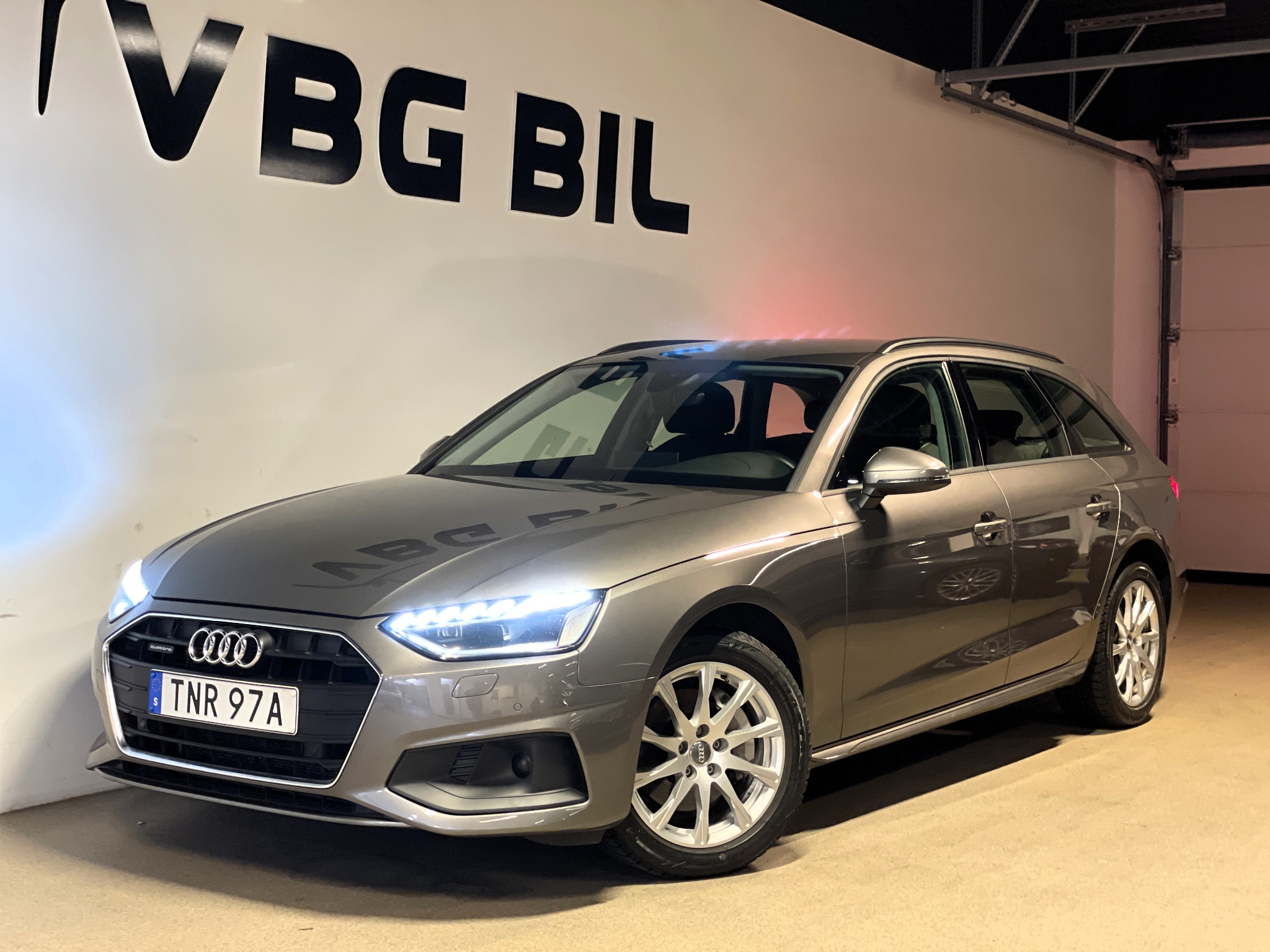 Audi A4 2020, bild 2/46