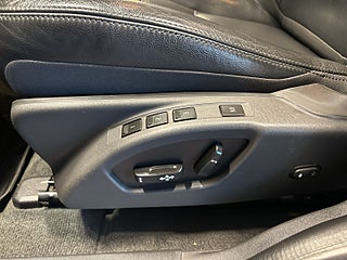 Volvo XC60 D4 AWD Aut Summum Dvärm/Skinn/SoV/BLIS/Ad.Fhåll/Navi