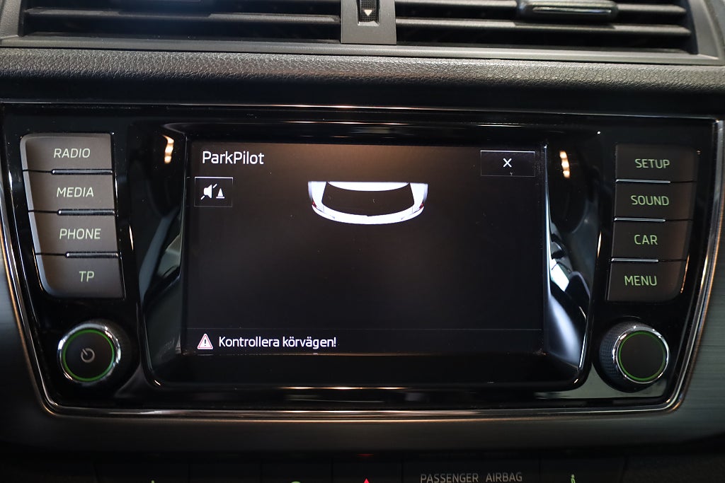 Skoda Fabia 1.2 TSI Style M-Värme CarPlay PDC Blåtand 2017
