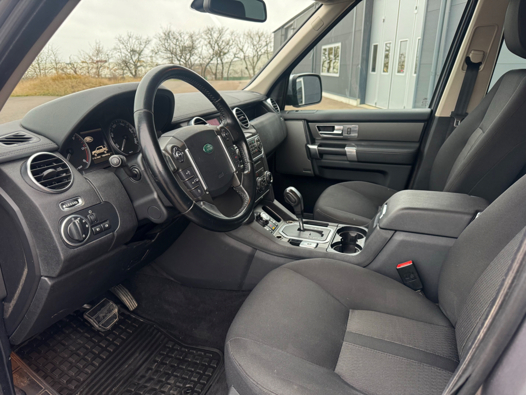 Land Rover Discovery 2011, kuva 4/31