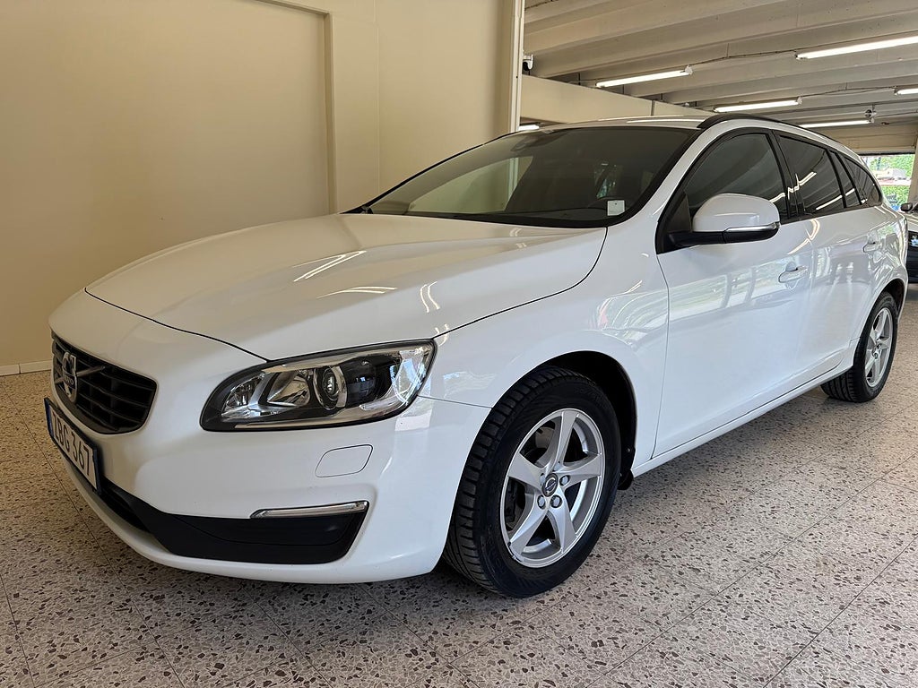 Volvo V60 T3 152hk Classic Edition / Värmare / Drag / Nav