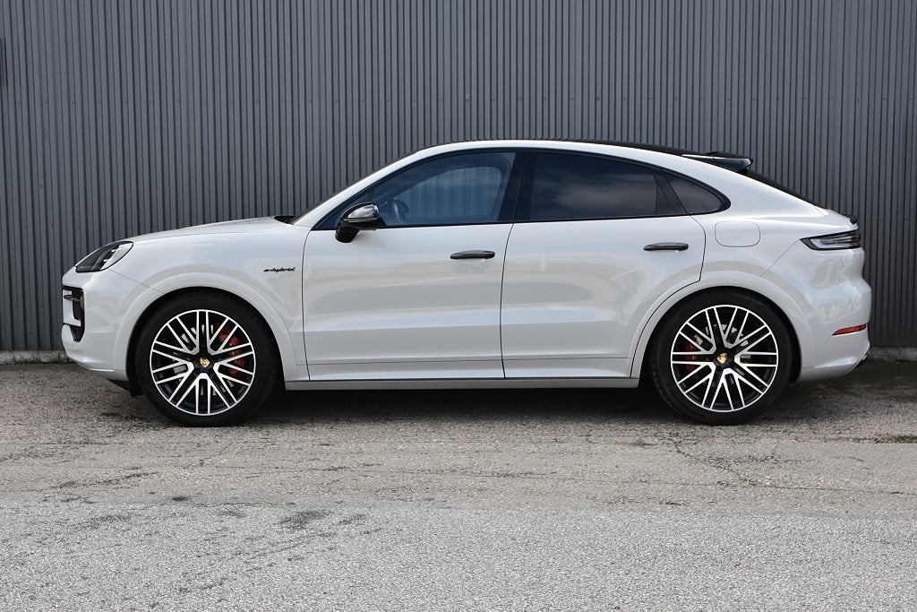 Porsche Cayenne 2024 - miniatyr 6