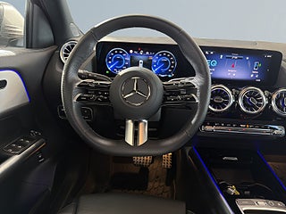 Mercedes-Benz EQA 300 4MATIC AMG Line Advanced Plus S&V/Skinn/Burmester – bild 9