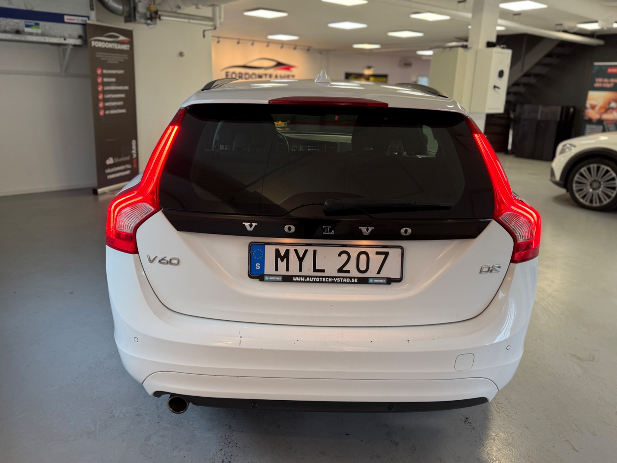 Volvo V60 D2 2016, kuva 6/44