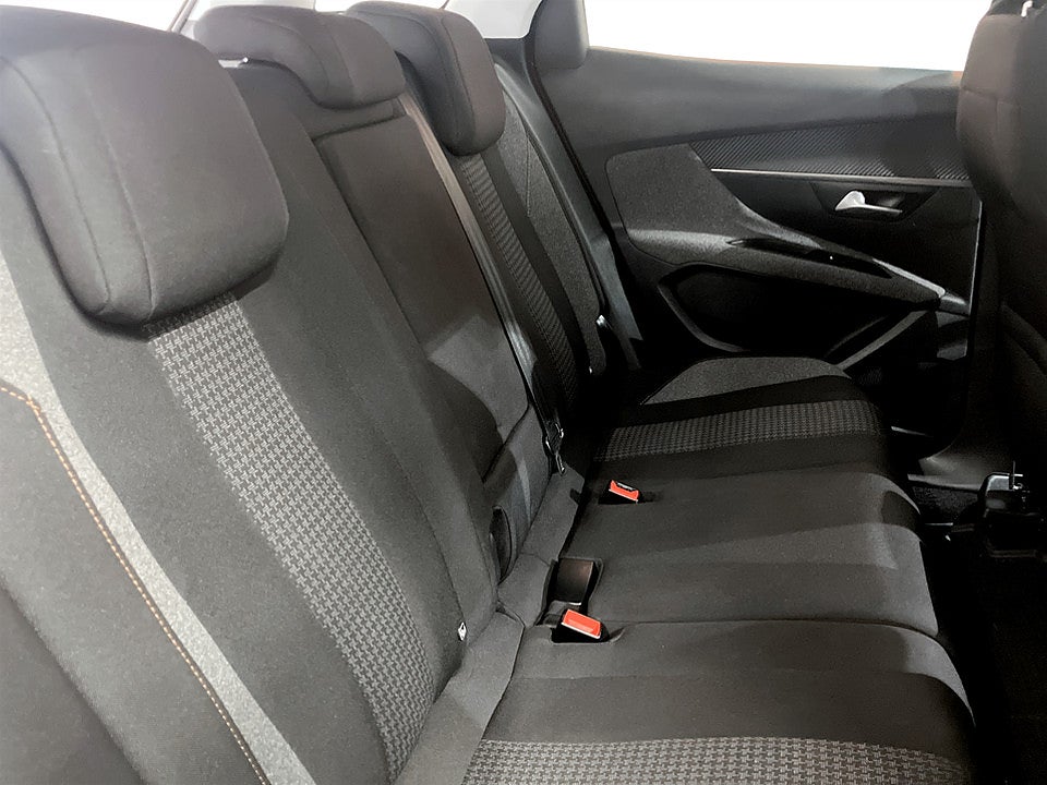 Bild på Peugeot 3008 Active 1.6 BHDi 120hk Aut RÄNTEKAMPANJ MED DNB 3,99%