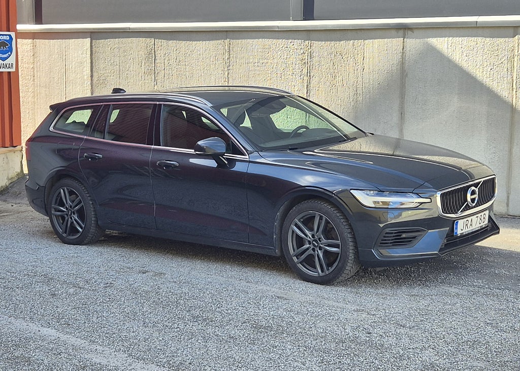 Volvo V60 Recharge T6 AWD Geartronic Momentum Euro 6