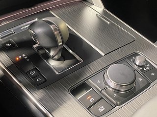 SUV Mazda CX-80 9 av 12