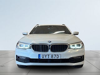 BMW 520d xDrive Touring Sport line Drag Bkamera S&V-däck Rvärme – bild 2