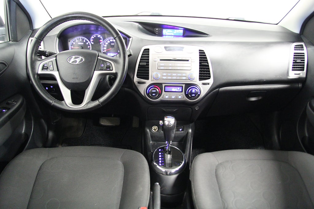 Hyundai i20 5-dörrar 1.4 AUTOMAT, låga mil, mycket fint skick!