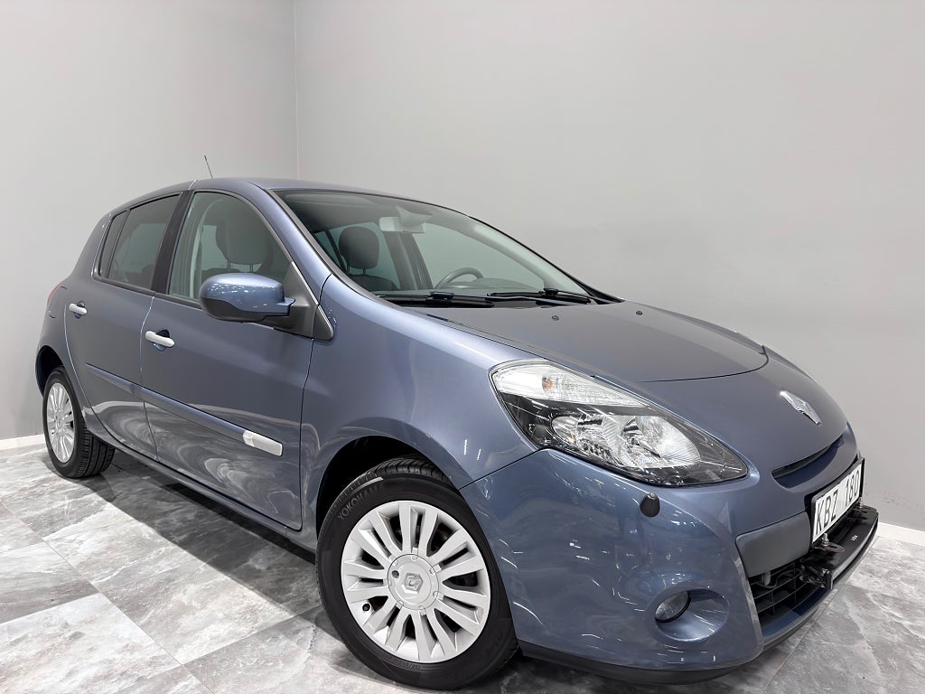 Renault Clio 5-dörrars Halvkombi 1.2/Lågmilad/Ny kamrem "Reserverad"