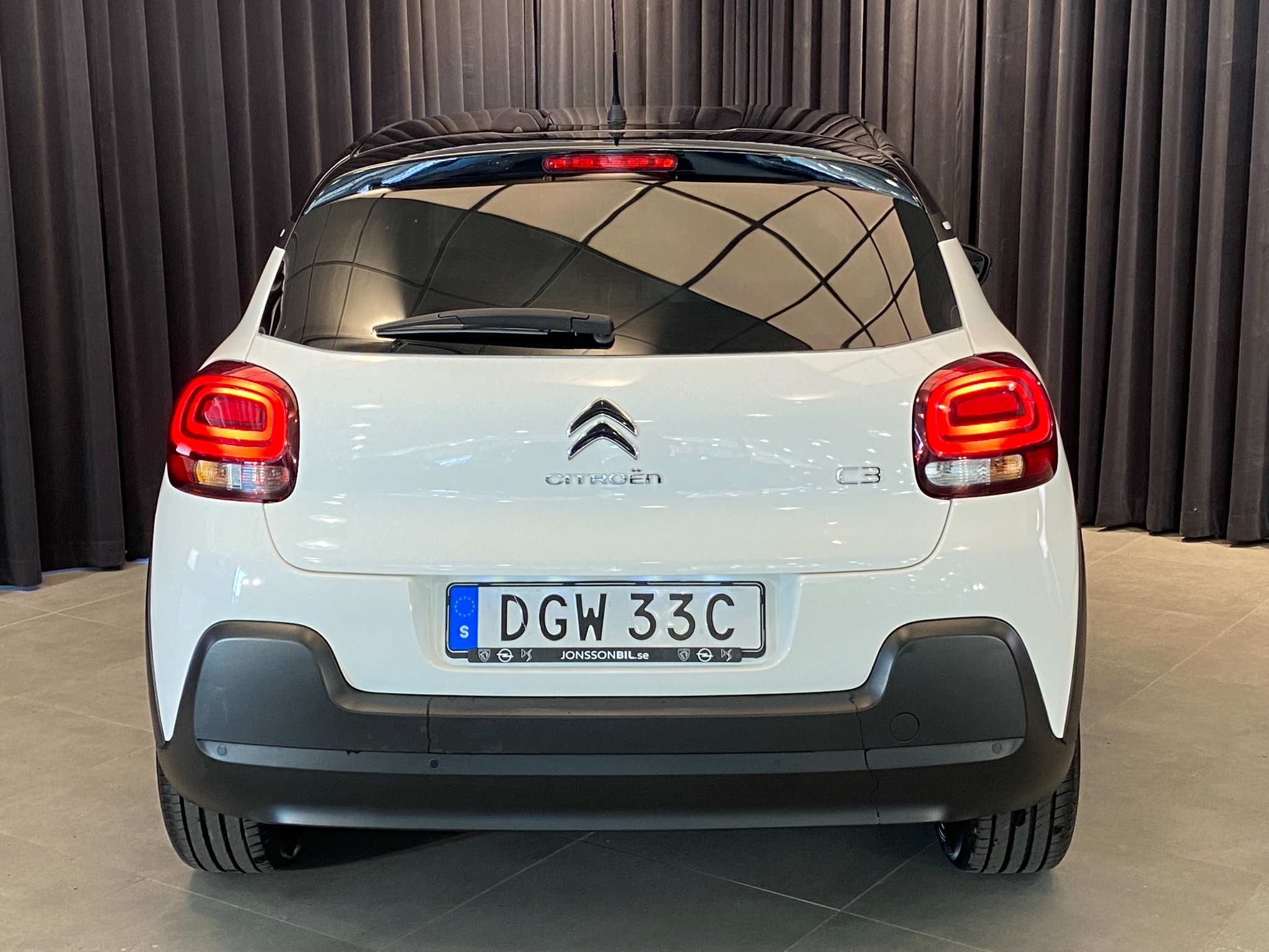 Citroen C3 SHINE PT 82 2023, photo 2/10