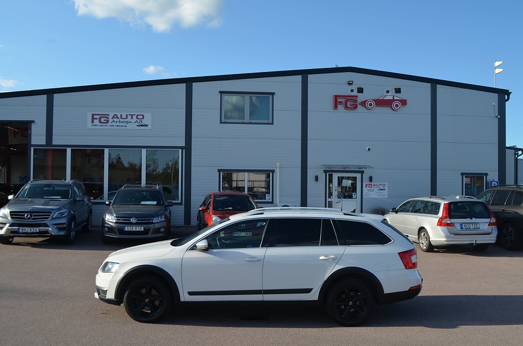Skoda Octavia Scout 2.0 TDI 4x4 184 hk D-Värmare Drag Euro 6