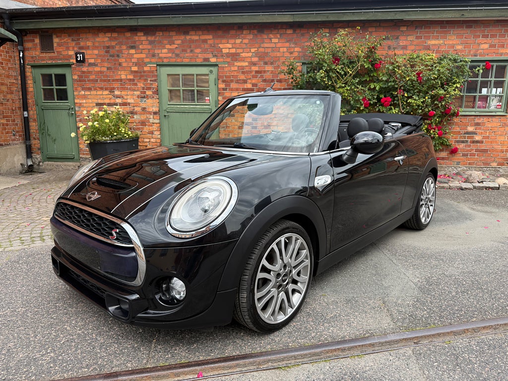MINI Cooper S Cabrio Convertible / Chili / Skinn / Fullservad / Nav / 