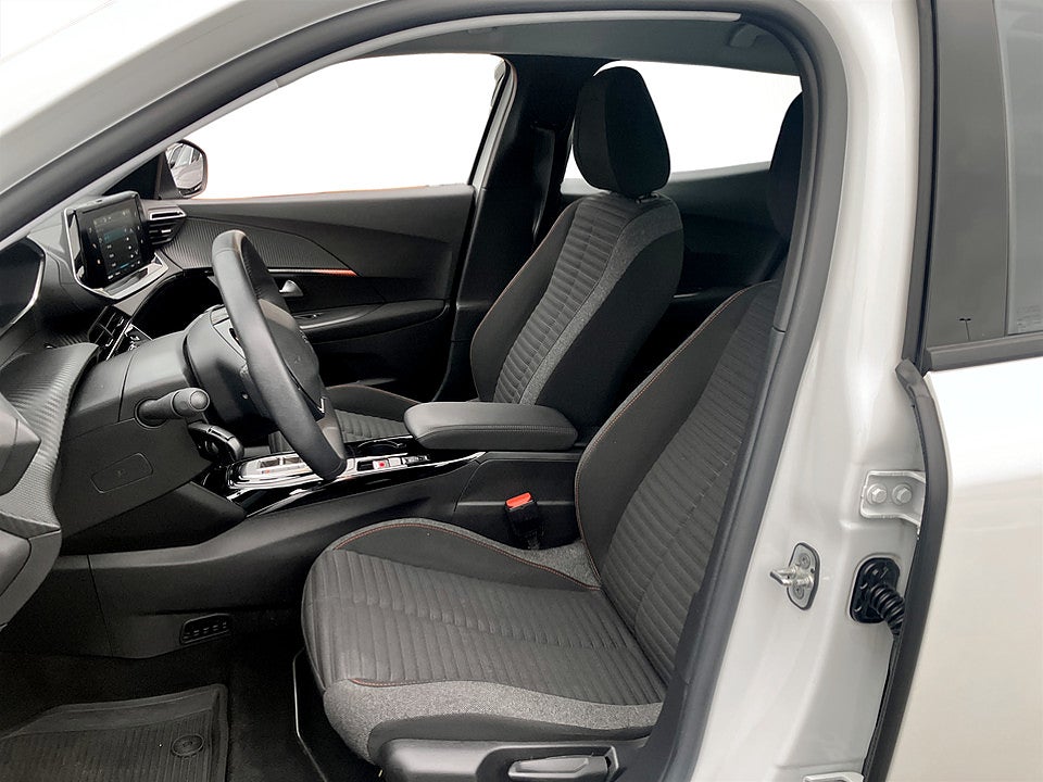 Bild på Peugeot e-2008 Active 50 kWh 136hk Aut BACKSENSORER