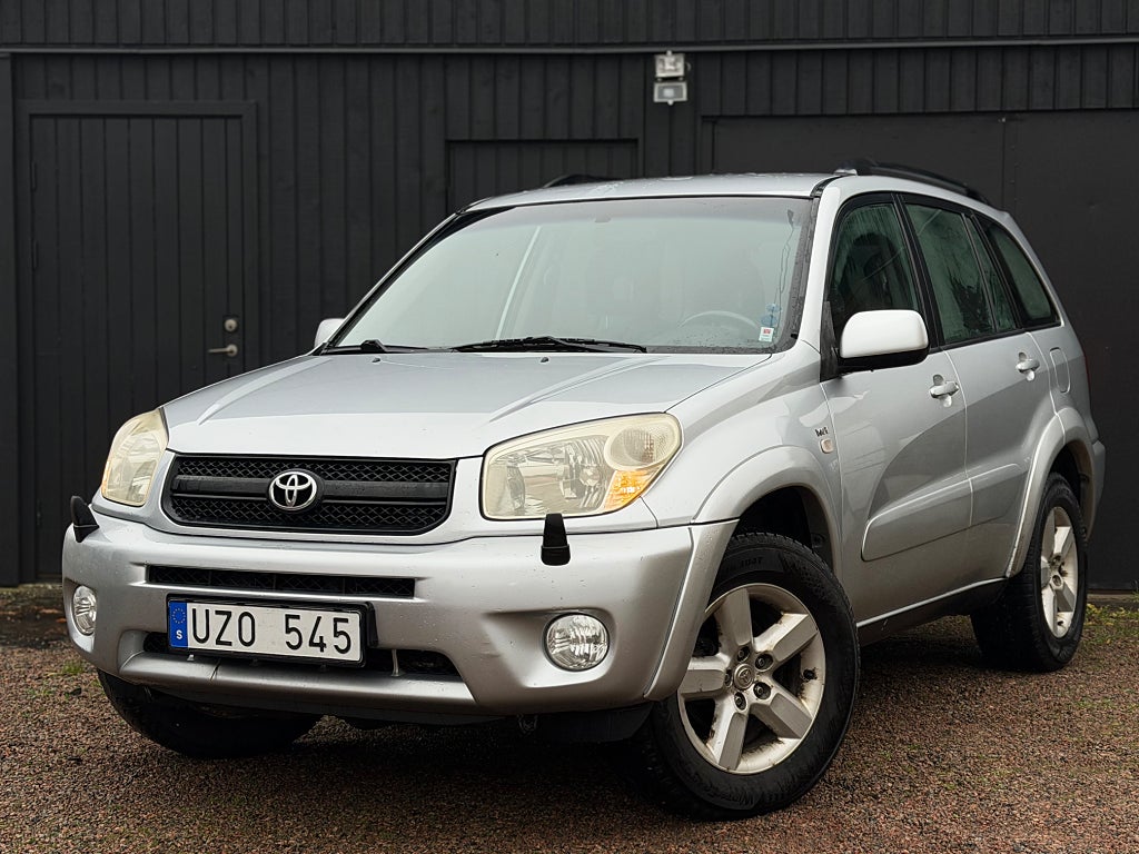Toyota RAV4 5-dörrar 2.0 VVT-i 4x4 Besiktigad,Drag, Få ägare mm