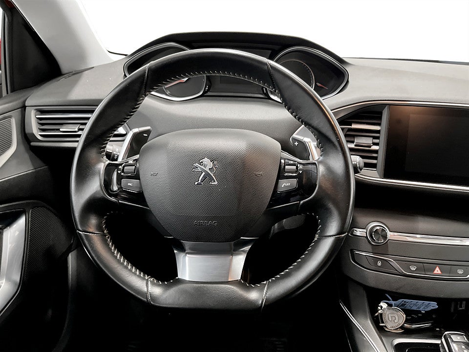Bild på Peugeot 308 5D Active 1.2 PT 131hk CARPLAY BACKSENSORER
