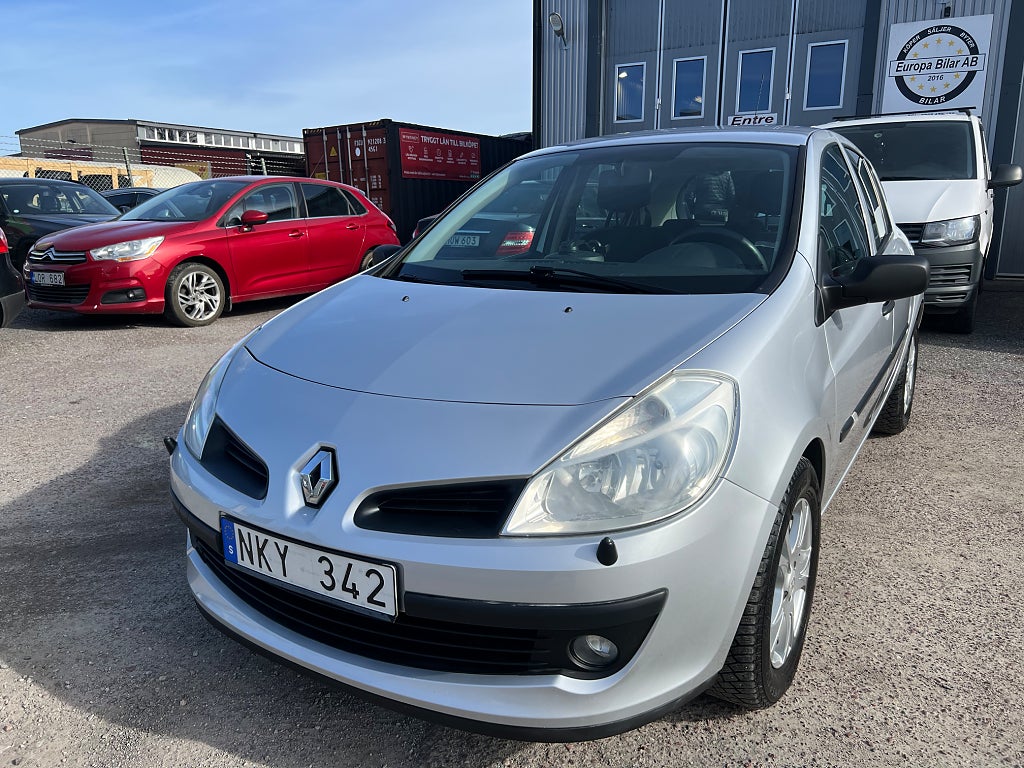 Renault Clio 5-dörrars Halvkombi 1.2 KAMREM BYTT 75HK