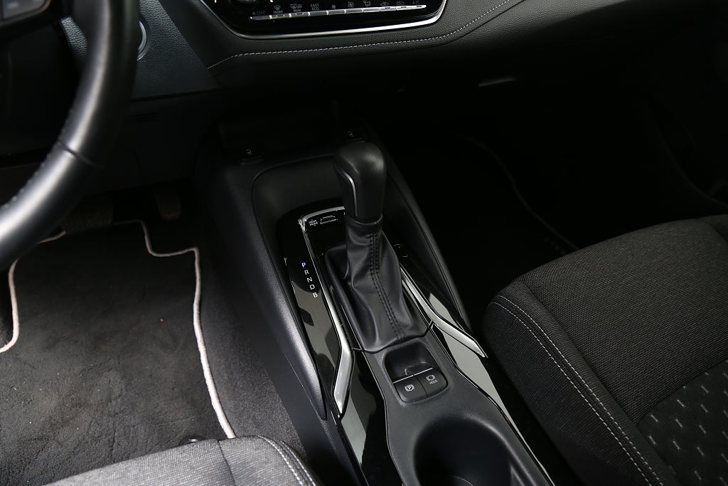 Toyota Corolla 1,8 Hybrid e-CVT 140hk Active Plus Aut Navi Dragkrok 2023