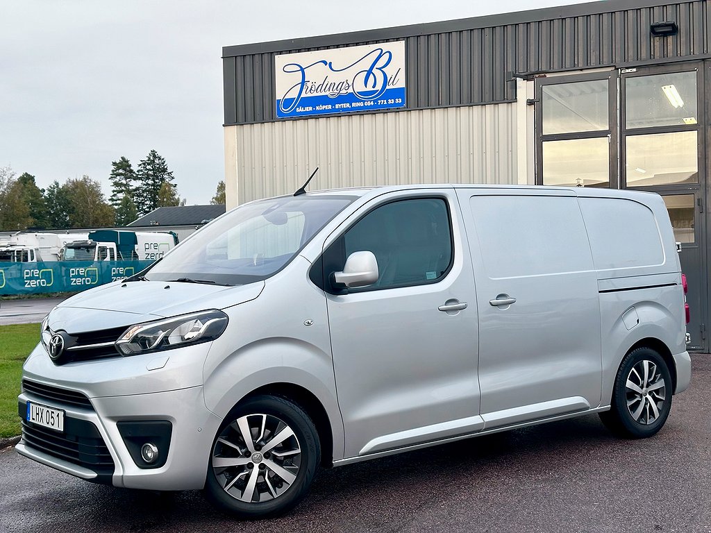 Toyota ProAce Skåpbil 2.0 D-4D L2 Drag/Värmare/360° kam/MOMS