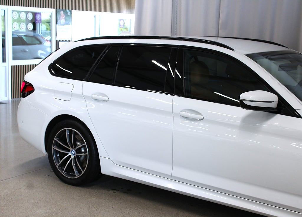BMW 530e xDrive 292HK, M Sport, Cognac, Drag, Kamera, S&V-hjul