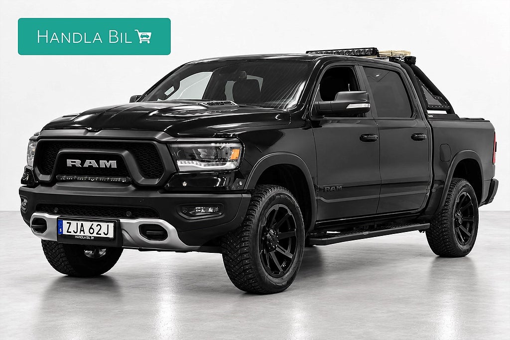 RAM 1500 5.7 V8 4x4 Rebel Luft Släde Pano Alpine Skinn Moms Drag
