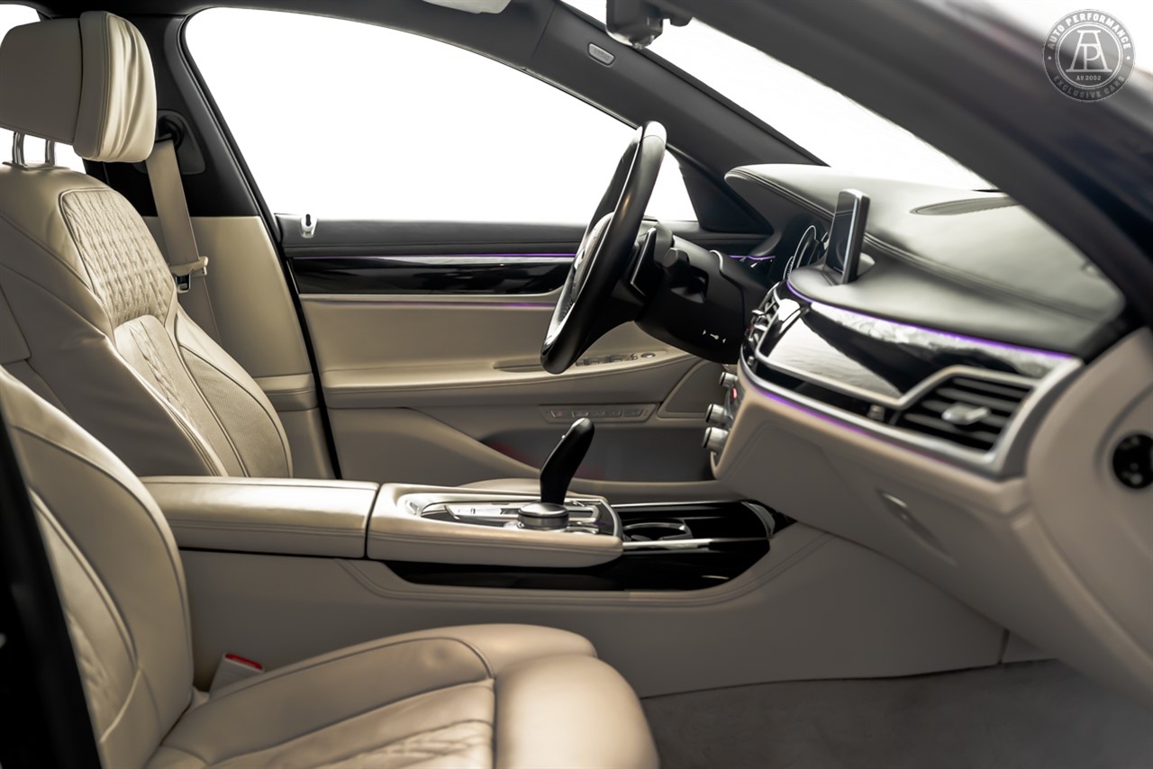 BMW 750 2017, bild 5/44