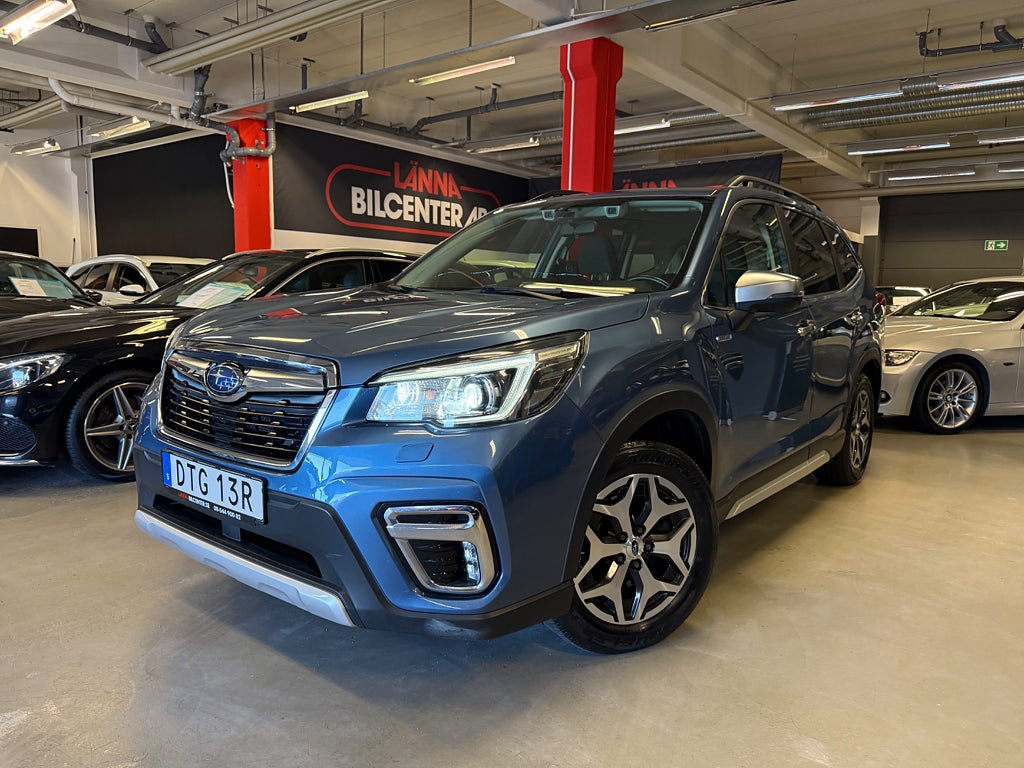 Subaru Forester e-Boxer AWD Aut 2 ägare Drag Kamera PDC Keyless SoV
