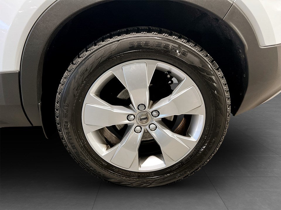 Bild på Volvo XC40 Momentum T3 163hk Aut - B-KAMERA, EL-BAKLUCKA