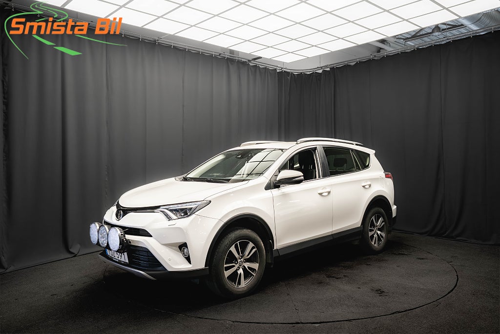 Toyota RAV4 Dual VVT-i AWD Active DRAG KAMERA M&K-VÄRMARE 152hk