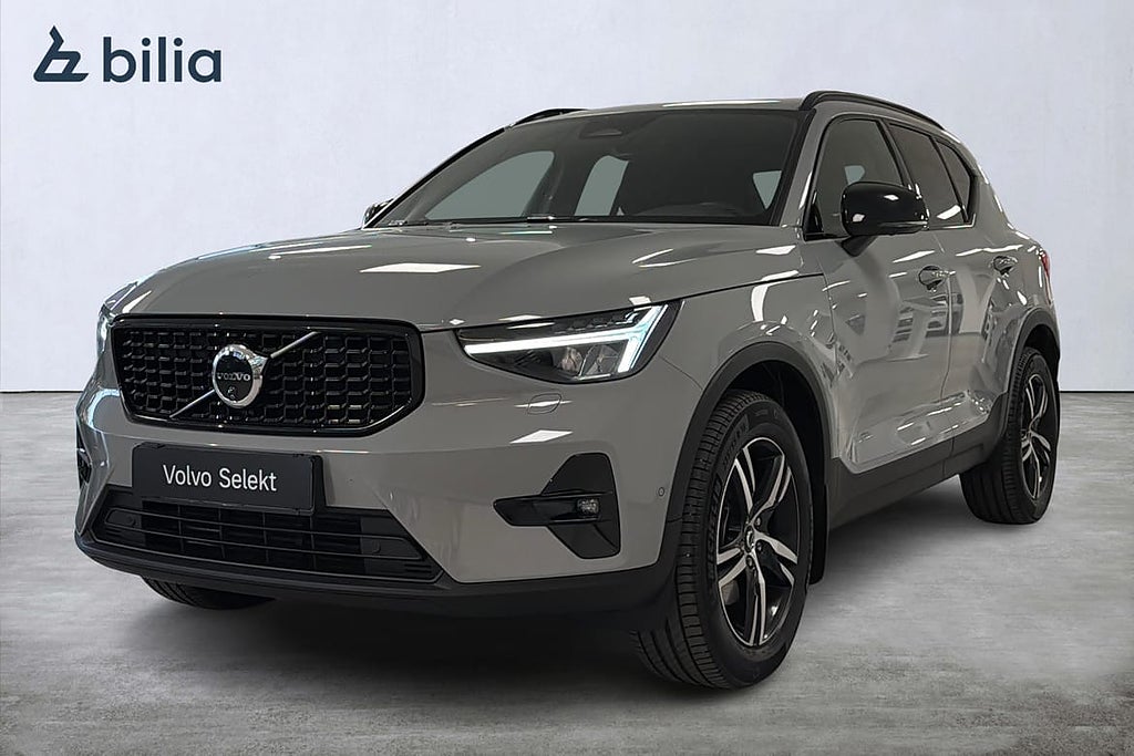 Volvo XC40 B3 FWD Bensin Plus Dark | Dragkrok | 360-kamera