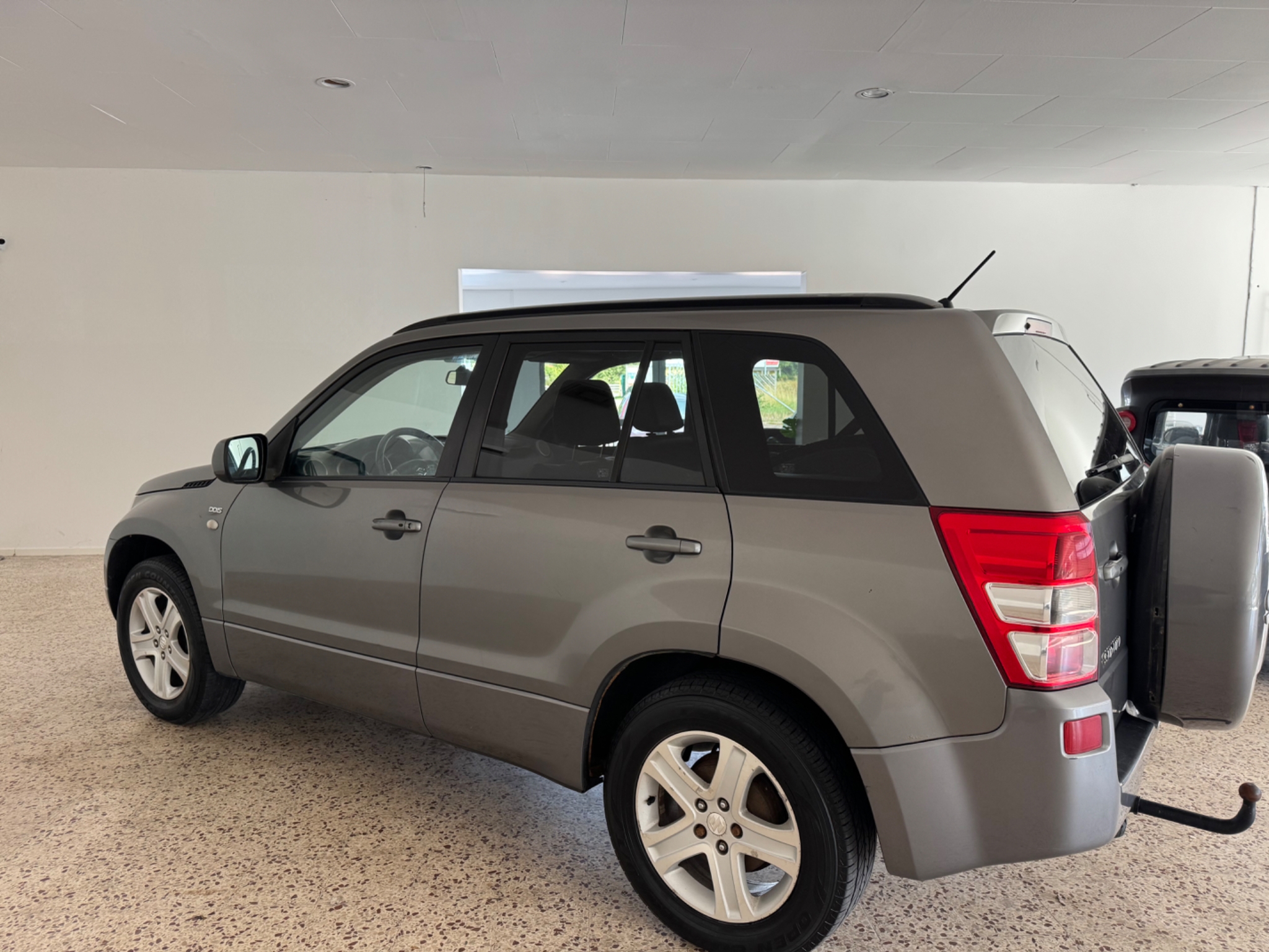 Suzuki Grand Vitara 2009, bild 4/37