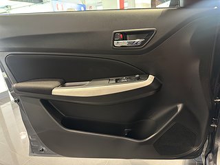 Halvkombi Suzuki Swift 8 av 11