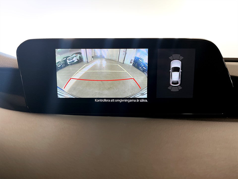 Bild på Mazda 3 Hatchback Sky 2.0 150hk Aut - B-KAMERA,HUD,BOSE