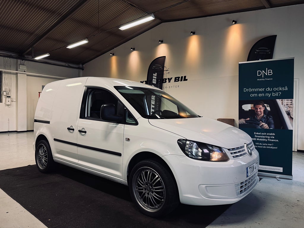 Volkswagen Caddy Skåpbil 1.6 TDI Dragkrok D-Värm 18" Fälgar Kamrem Bytt!