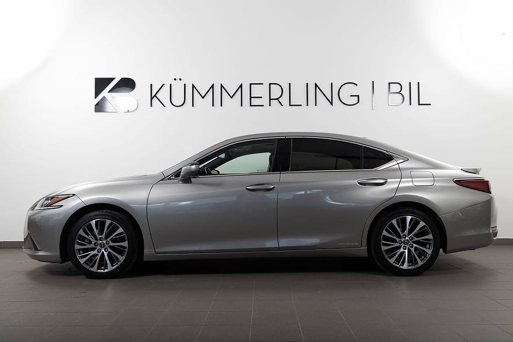 Lexus ES 300h 2.5 E-CVT 218hk Glastak/Elstolar/Navi/Läder