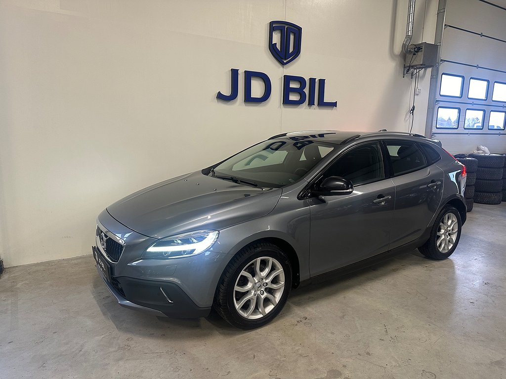 Volvo V40 Cross Country D3 Summum Pano Kamera Blis Navi 150hk