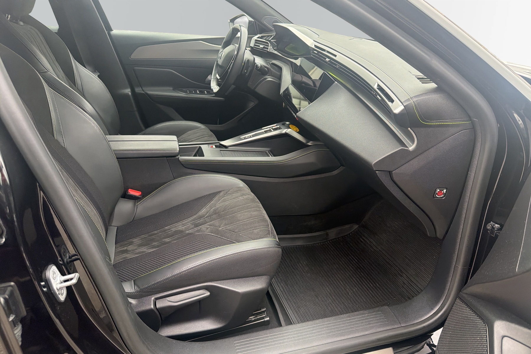 Peugeot 308 1.2 PureTech 130 GT Cockpit Kamera Navi Rattvärme 2023 - miniatyr 33