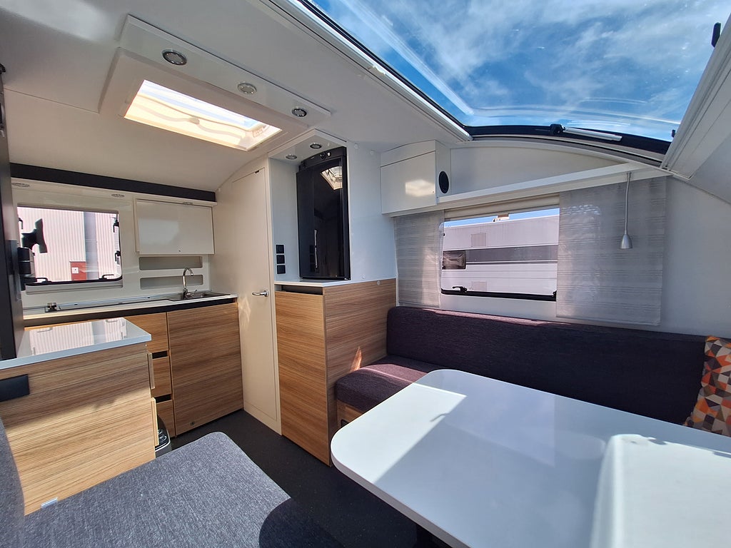 Adria Action 361 LH Dinette, Tält, Pluspaket