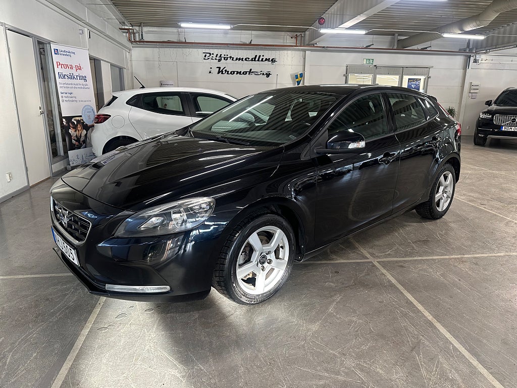 Volvo V40 D2 Kinetic Bluetooth Lågskatt Bränslesnål