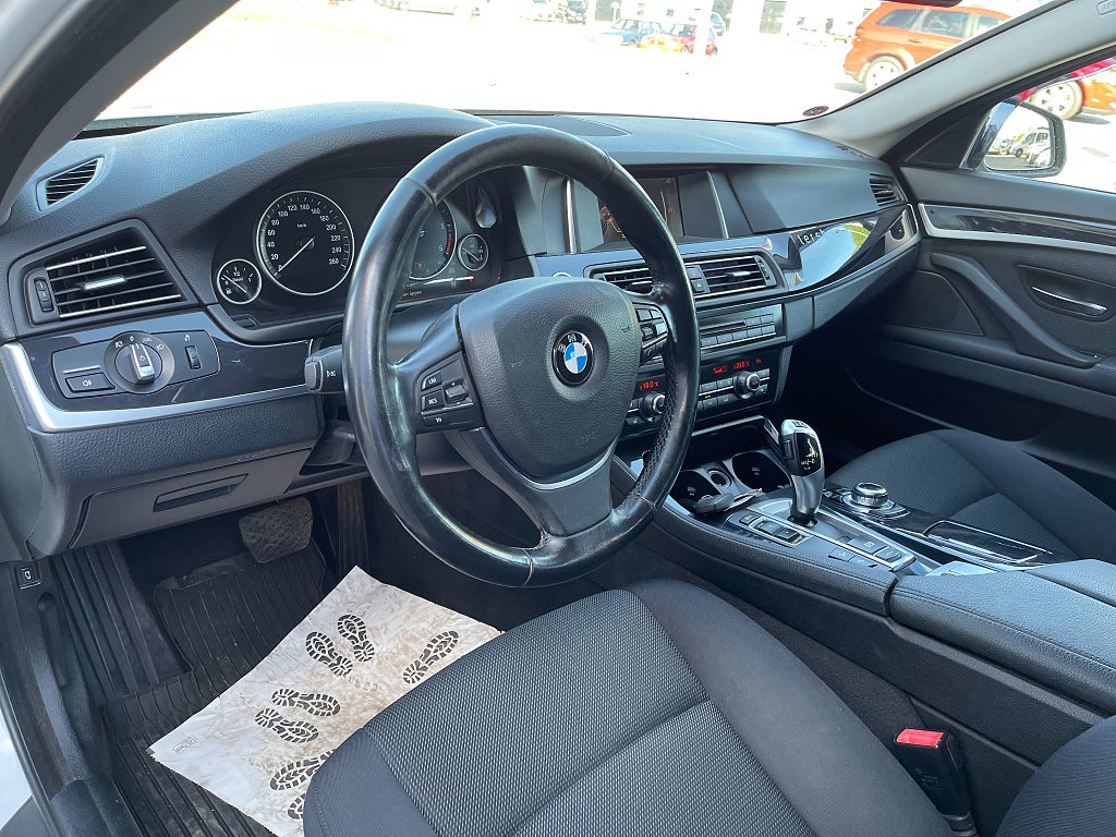 BMW 520d xDrive Touring 190 hk VÄRMARE DRAG